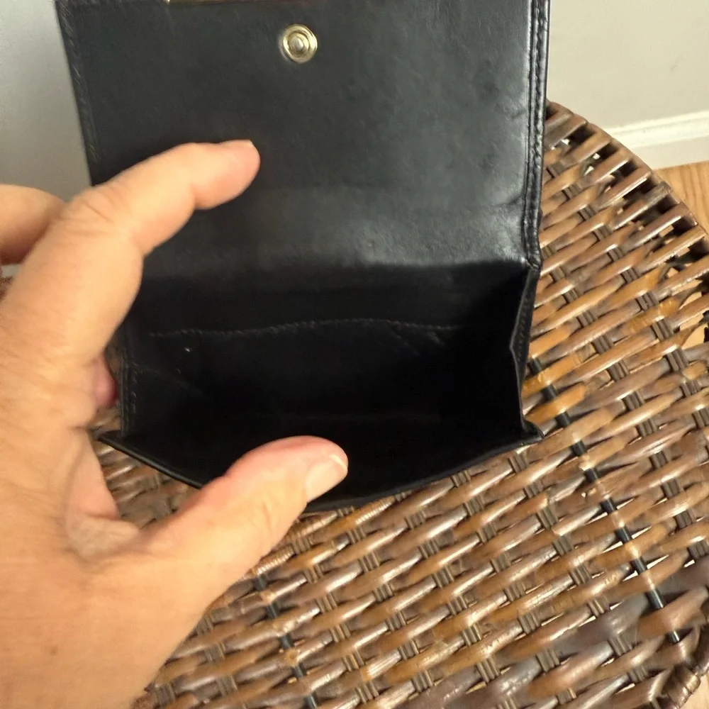 Gucci Black Embossed Wallet - Picture 2 of 4